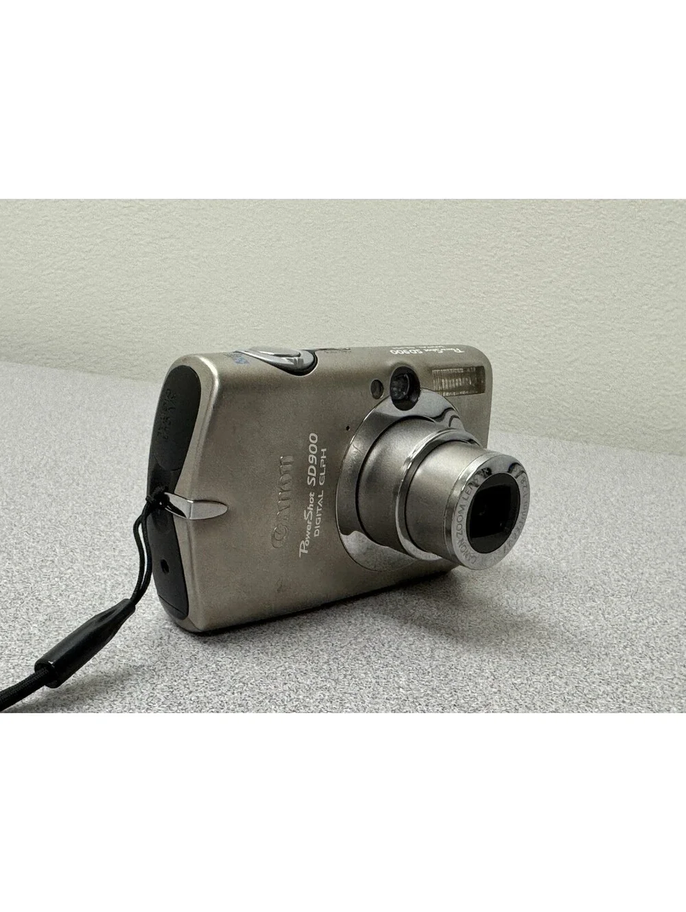Canon PowerShot Digital ELPH SD900 10MP Camera + Charger/Battery -Tested Works